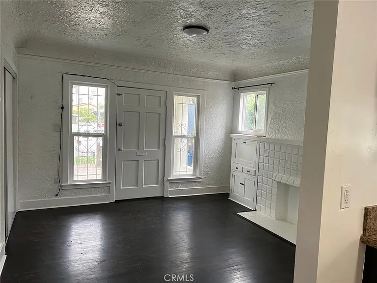 5610 S Saint Andrews Pl — Photo 2