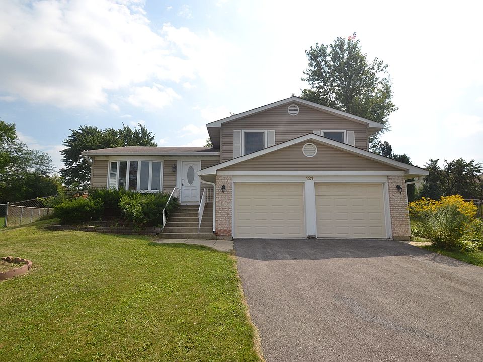 1st image of 121 Berkshire Ct