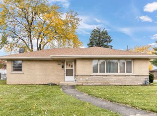 913 Westminster Rd, Joliet, IL 60435