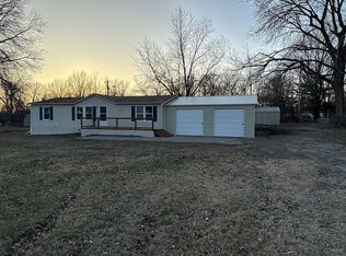 806 N Jerry St, Raymore, MO 64083