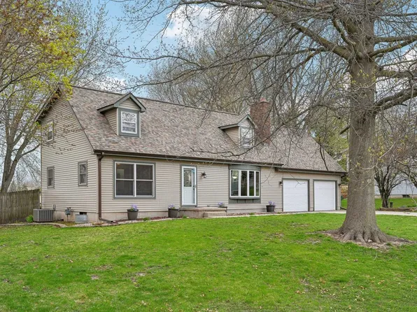 6705 Prairie View Dr, Sun Prairie, WI 53590