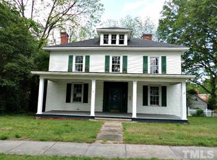 218 W Ridgeway St, Warrenton, NC 27589