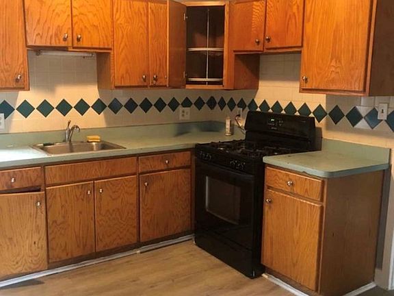 2nd image of 409-411 Summer Ave #15