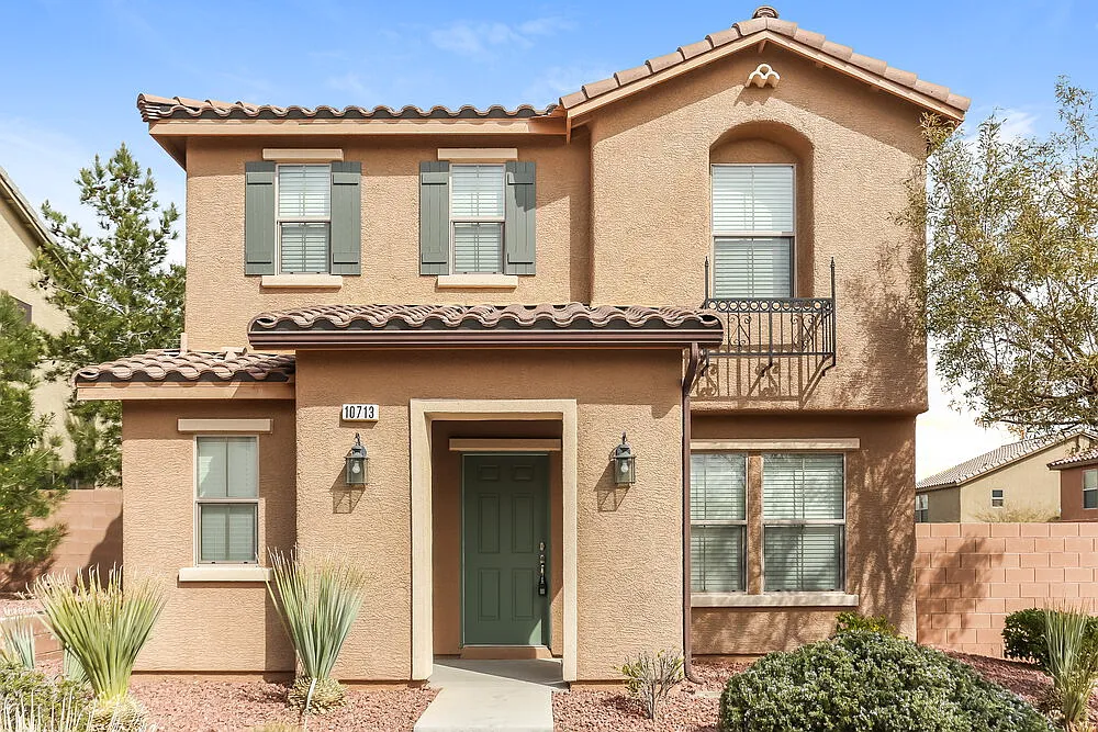 3 bed, 2.5 bath, 1800 sqft, $2,345 — Photo 1