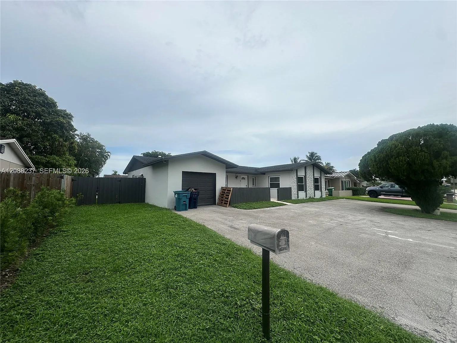 Devon-Aire Estates Sec 5 — Photo 3