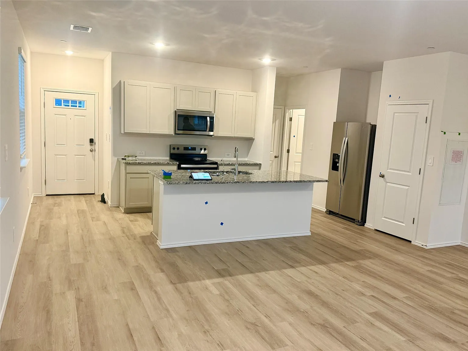 3 bed, 2.5 bath, 1714 sqft, $1,750 — Photo 4