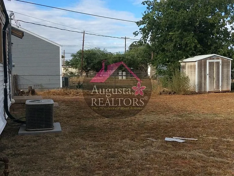 741 S Crockett Dr — Photo 8