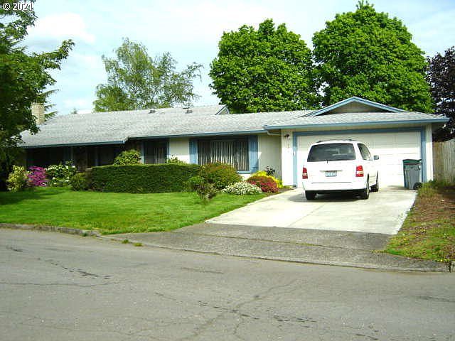 1st image of 1021 SE 131st Ave