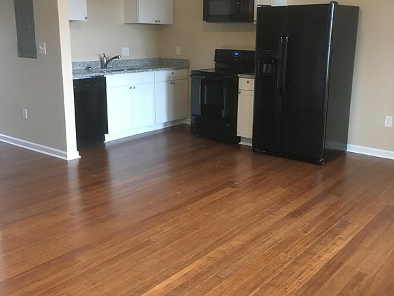 4th image of 44 E Franklin St #3E