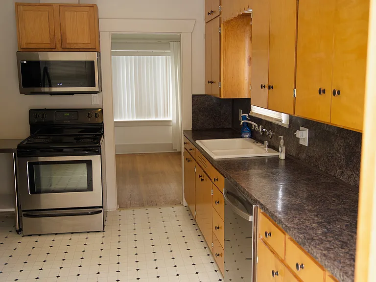 2506 E Lynn St — Photo 10