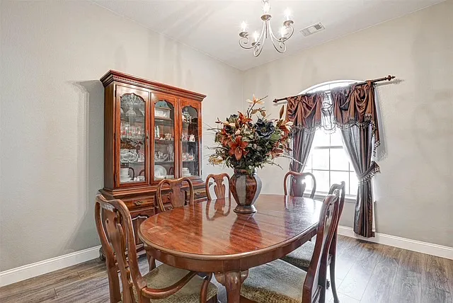 544 Bent Oak Dr — Photo 2