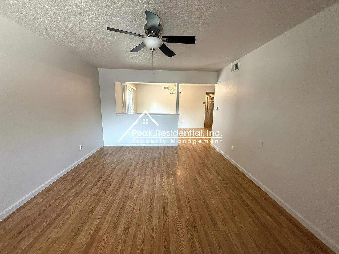 Spacious 3bd/1ba Fair Oaks Duplex near Madison Ave & Dewey Drive — Photo 4