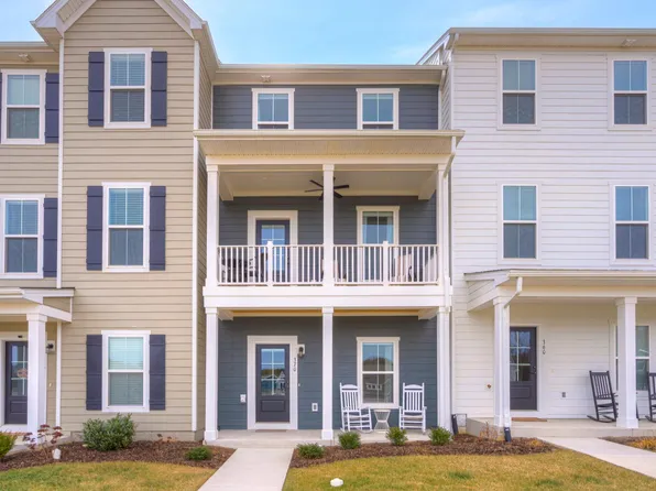 370 Hamilton Ave NW, Christiansburg, VA 24073