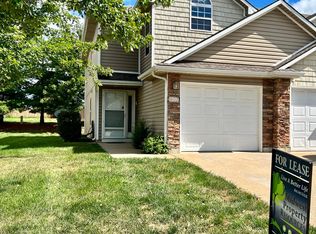 907 SW Peach Tree Ln, Blue Springs, MO 64064