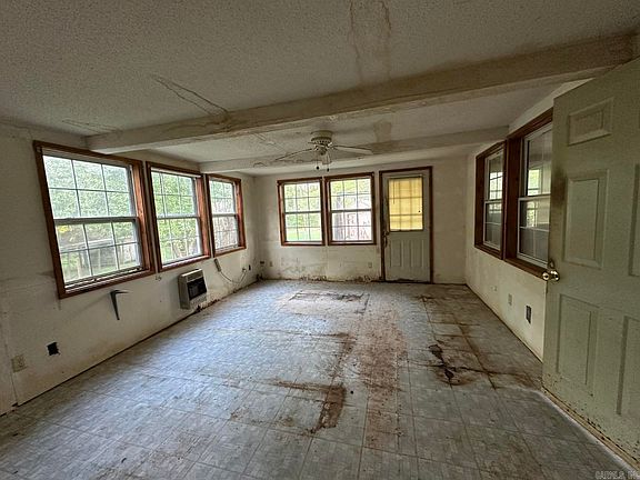 3rd image of 10 Madolyn St