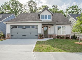 390 Maple View Dr, Carrollton, GA 30117