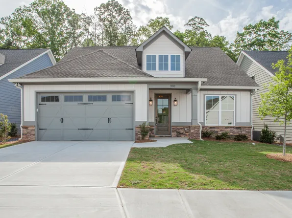 390 Maple View Dr, Carrollton, GA 30117