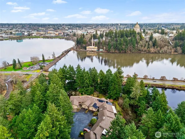 1406 Evergreen Park Lane SW, Olympia, WA 98502