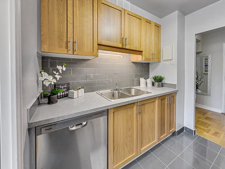 5 Elm Ave #217 — Photo 50