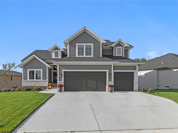 17808 Rainbow Blvd, Overland Park, KS 66085