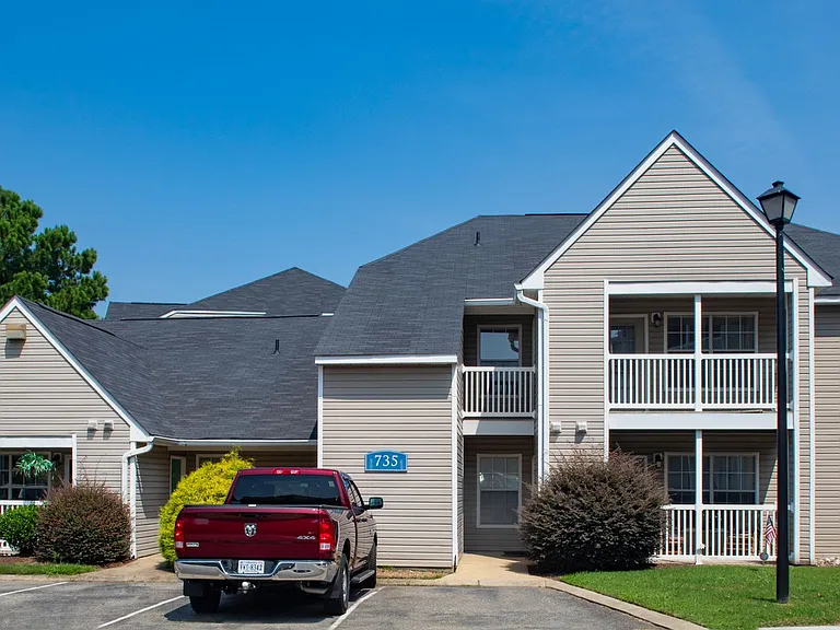 Featherstone Apartments at Kiln Creek — Photo 25