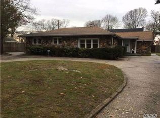 25 Miller Ave, Center Moriches, NY 11934