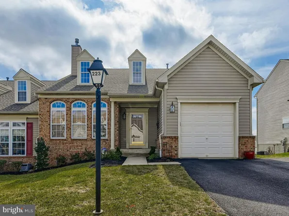 223 Fairmount Ct #35, Shrewsbury, PA 17361