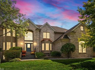 2282 Kingscross Dr, Shelby Township, MI 48316