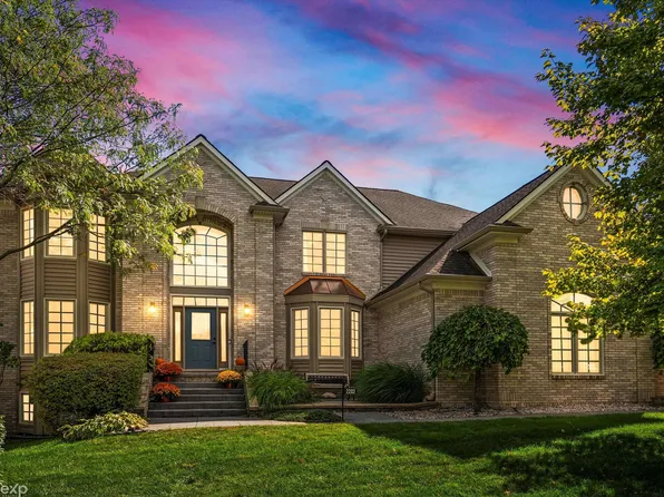 2282 Kingscross Dr, Shelby Township, MI 48316