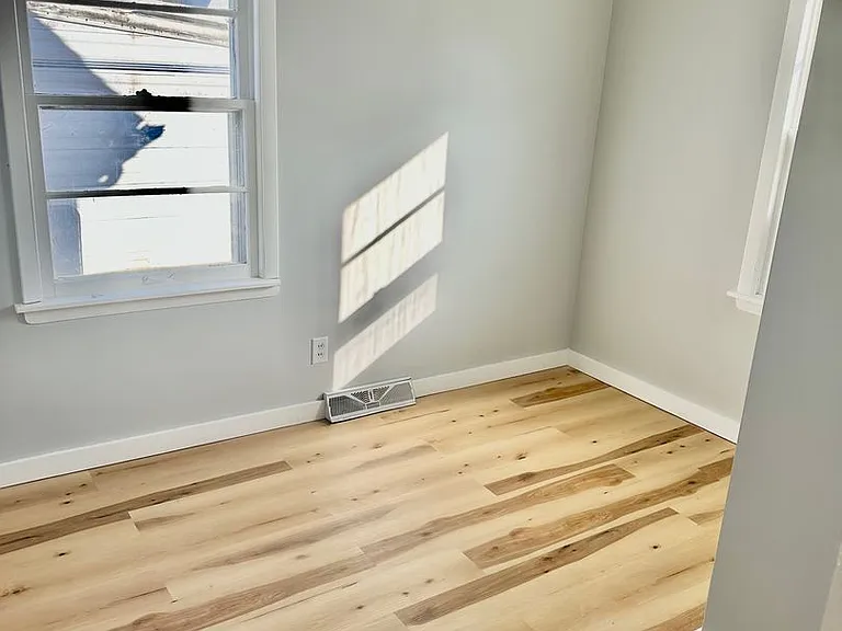 2847 Union St — Photo 9