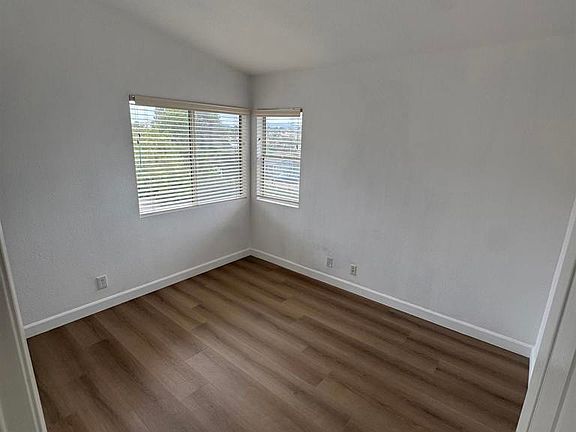 5th image of 1602 Wesley Way