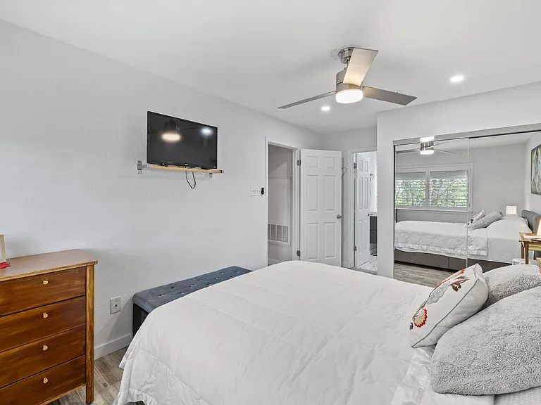 1015 E Yager Ln #115 — Photo 24