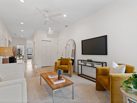 5th image of 2442 N Linden Pl Unit 2