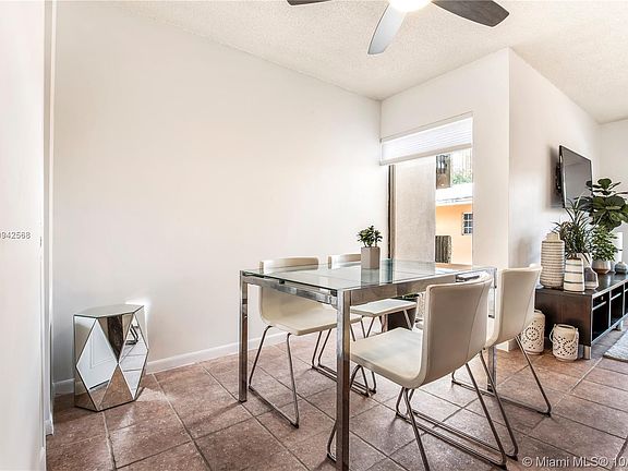 4th image of 525 Coral Way APT 203