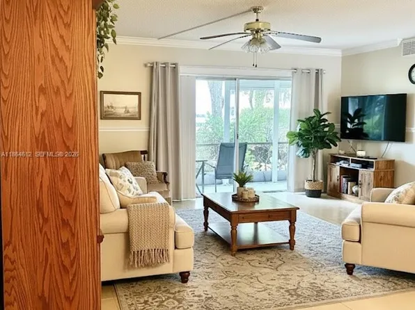 111 S Hollybrook Dr APT 107, Pembroke Pines, FL 33025