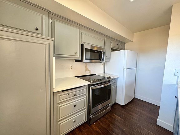 5th image of 3501 Bernard St Unit 1B