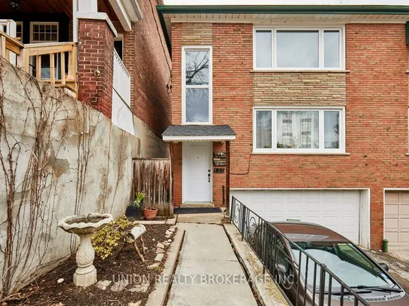 125 Willow Ave, Toronto, ON M4E 3K4