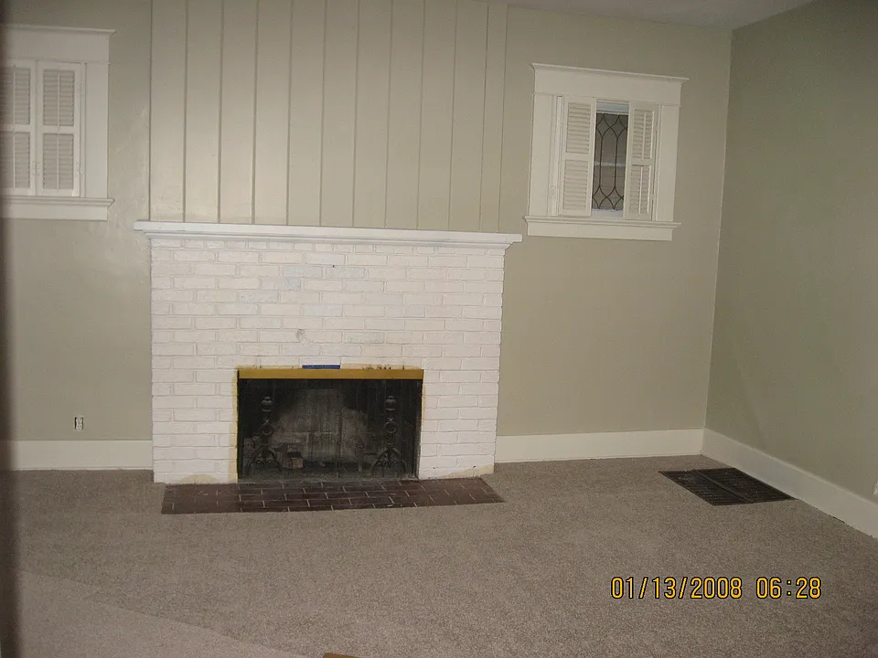 450 Rose Ln