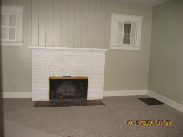 450 Rose Ln, Fort Wayne, IN 46807