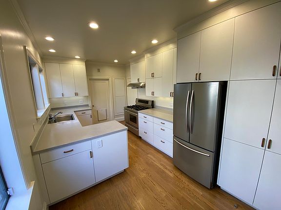 4th image of 295 Urbano Dr