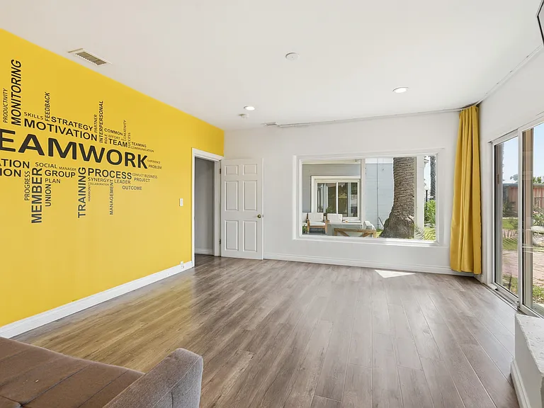 8647 Corbin Ave — Photo 26