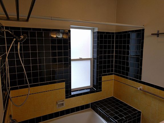 5th image of 480 E 300 S APT 4