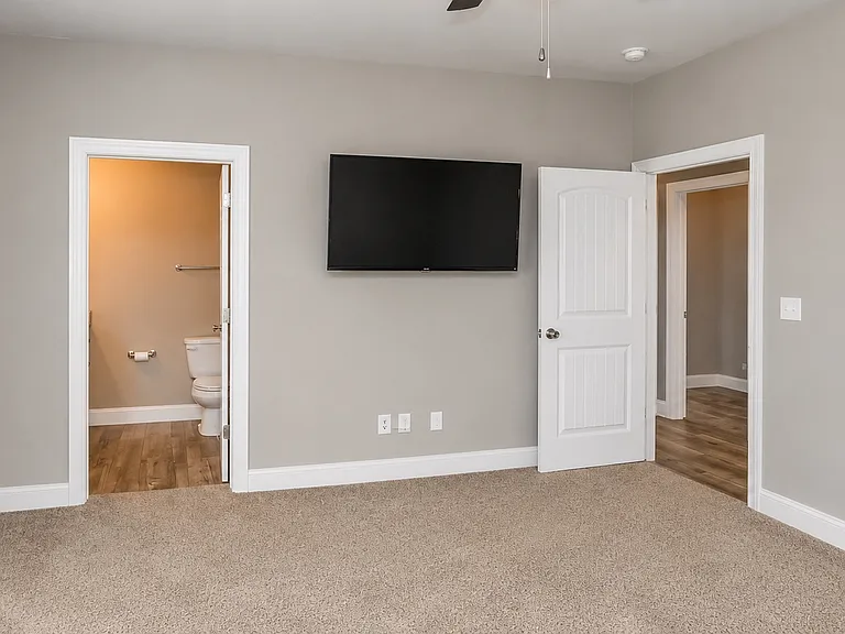 477 Banyon Rd — Photo 3