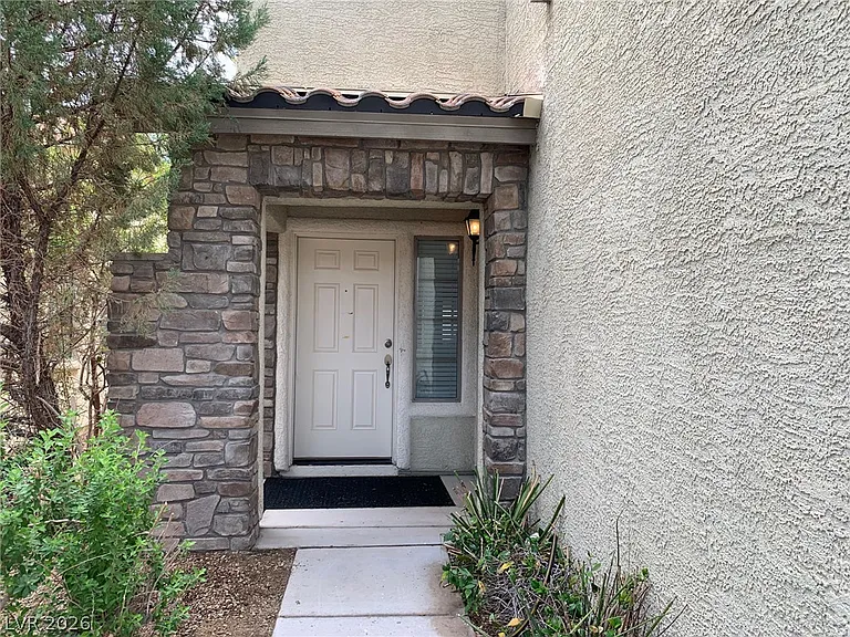 9933 W Diablo Dr — Photo 2