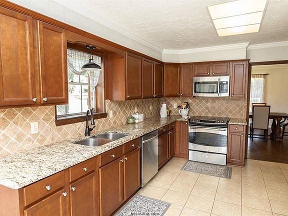5th image of 4687 Cole Ln