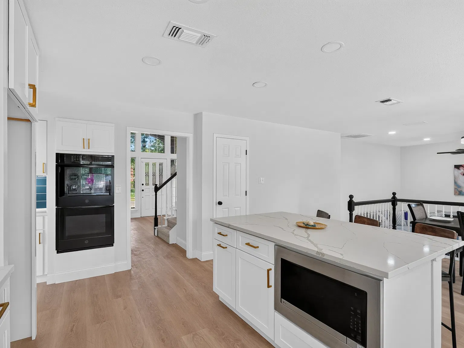 4 bed, 2515 sqft, $3,500 — Photo 1