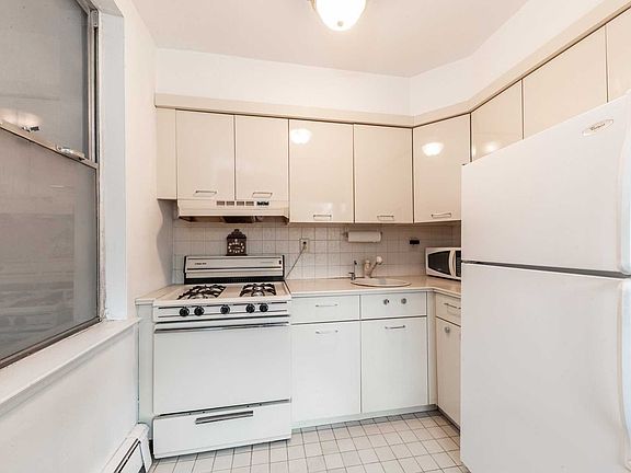 4th image of 61 Maine Ave APT E11