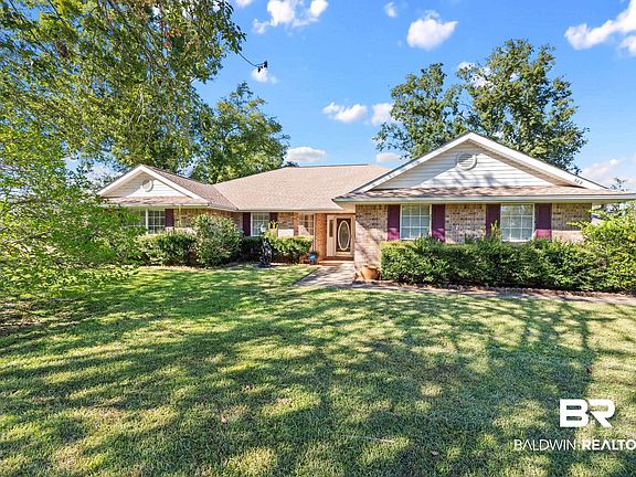 3rd image of 302 Woodbridge Ct