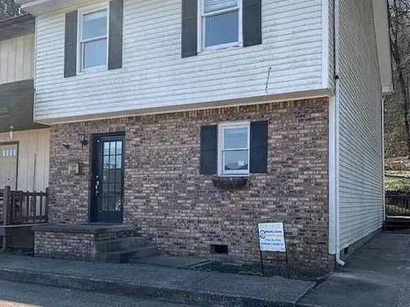 608 Lincoln Ave, Paintsville, KY 41240