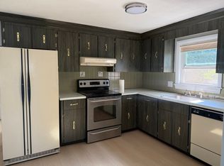 100 Central St #4, Waltham, MA 02453